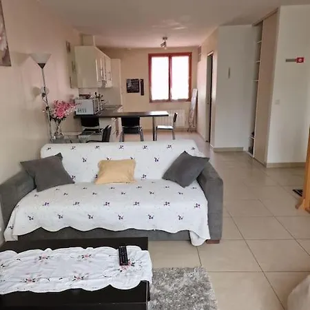 Duplex En Maison Individuelle De 70 M2avec Jardin Apartment *