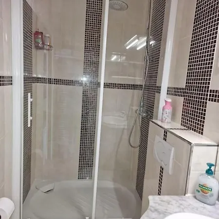 Duplex En Maison Individuelle De 70 M2avec Jardin